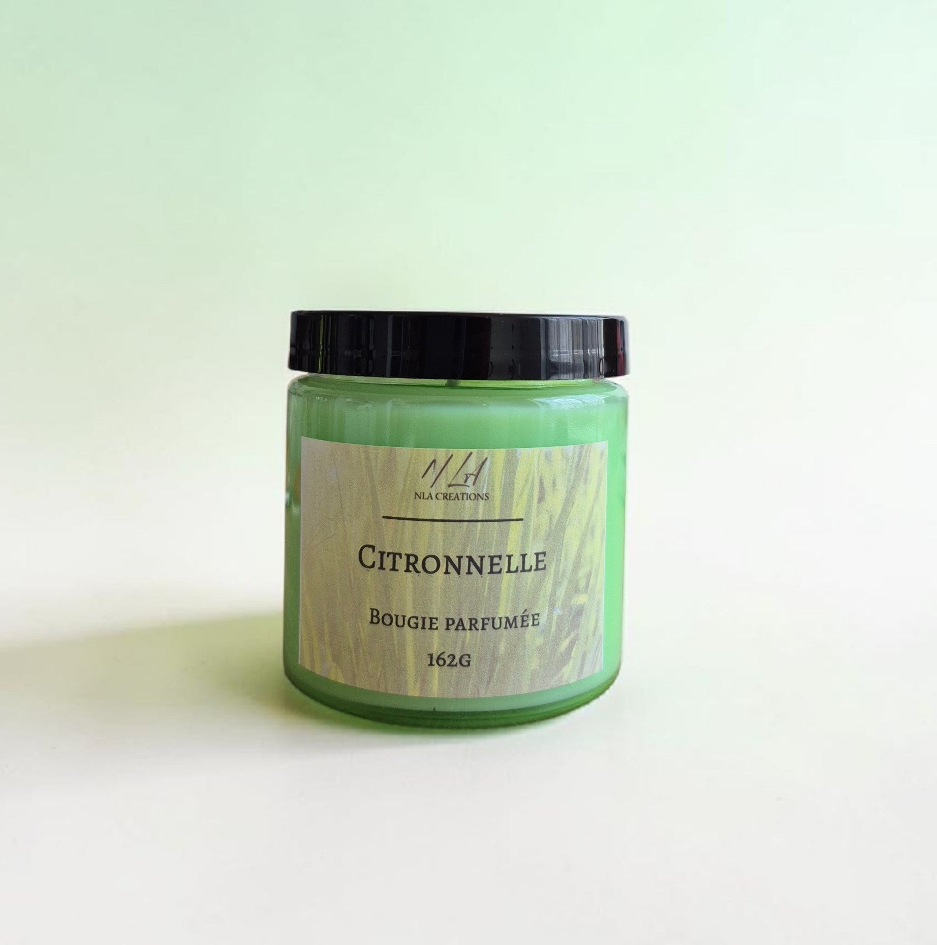 Bougie artisanale senteur Citronnelle, en cire de soja avec parfum de Grasse, fabriquée à la main par NLA Créations.