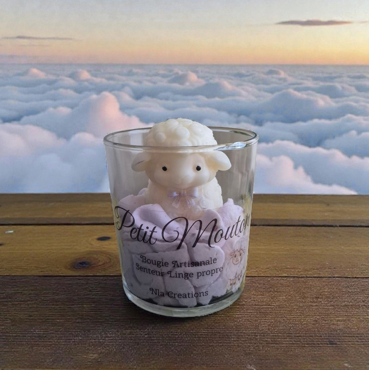 Bougie artisanale Petit Mouton senteur Linge Propre, idéale pour une ambiance douce et cocooning à la maison