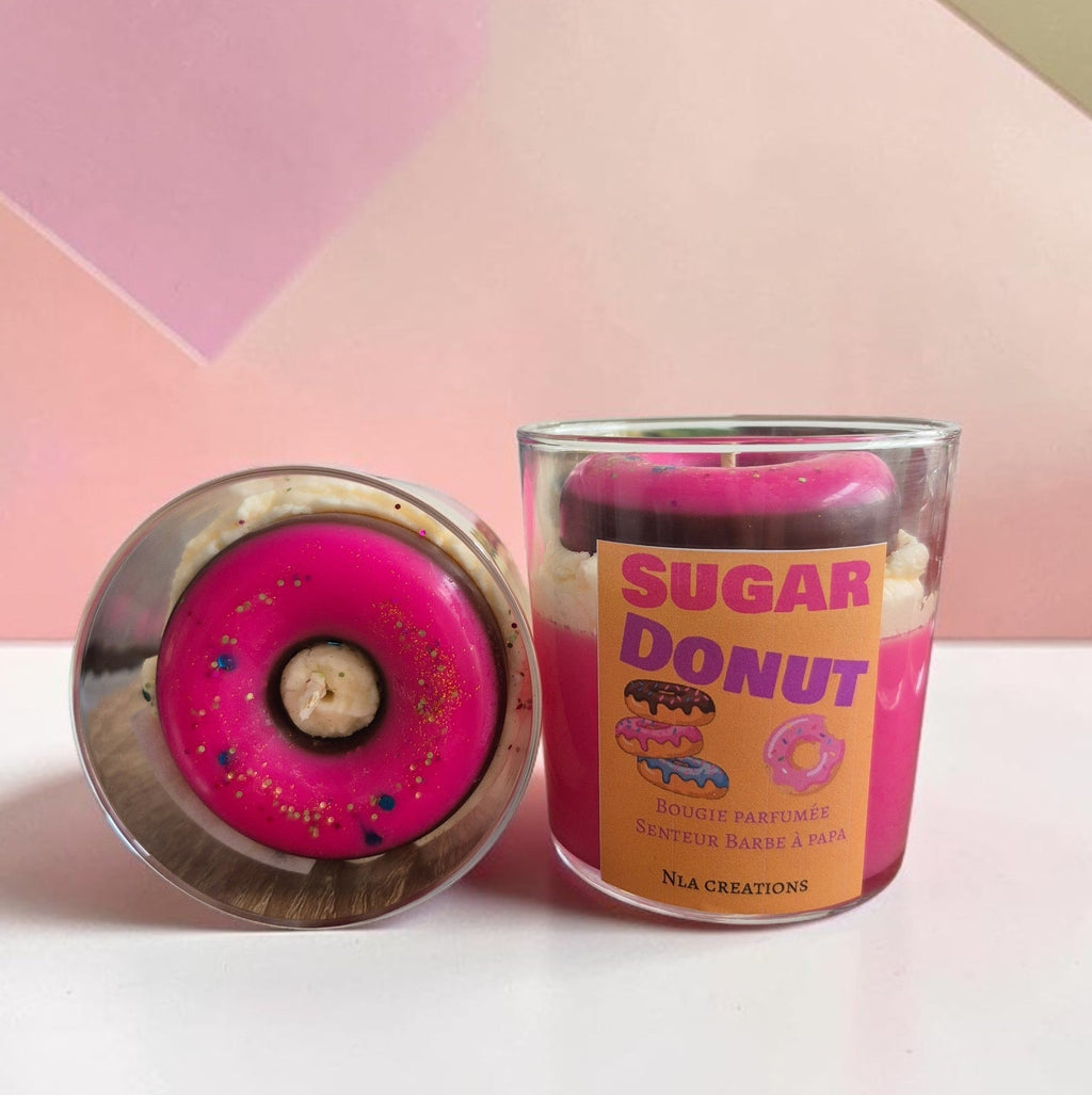 Bougie artisanale Sugar Donut senteur Barbe à Papa, une fragrance sucrée, gourmande et régressive.