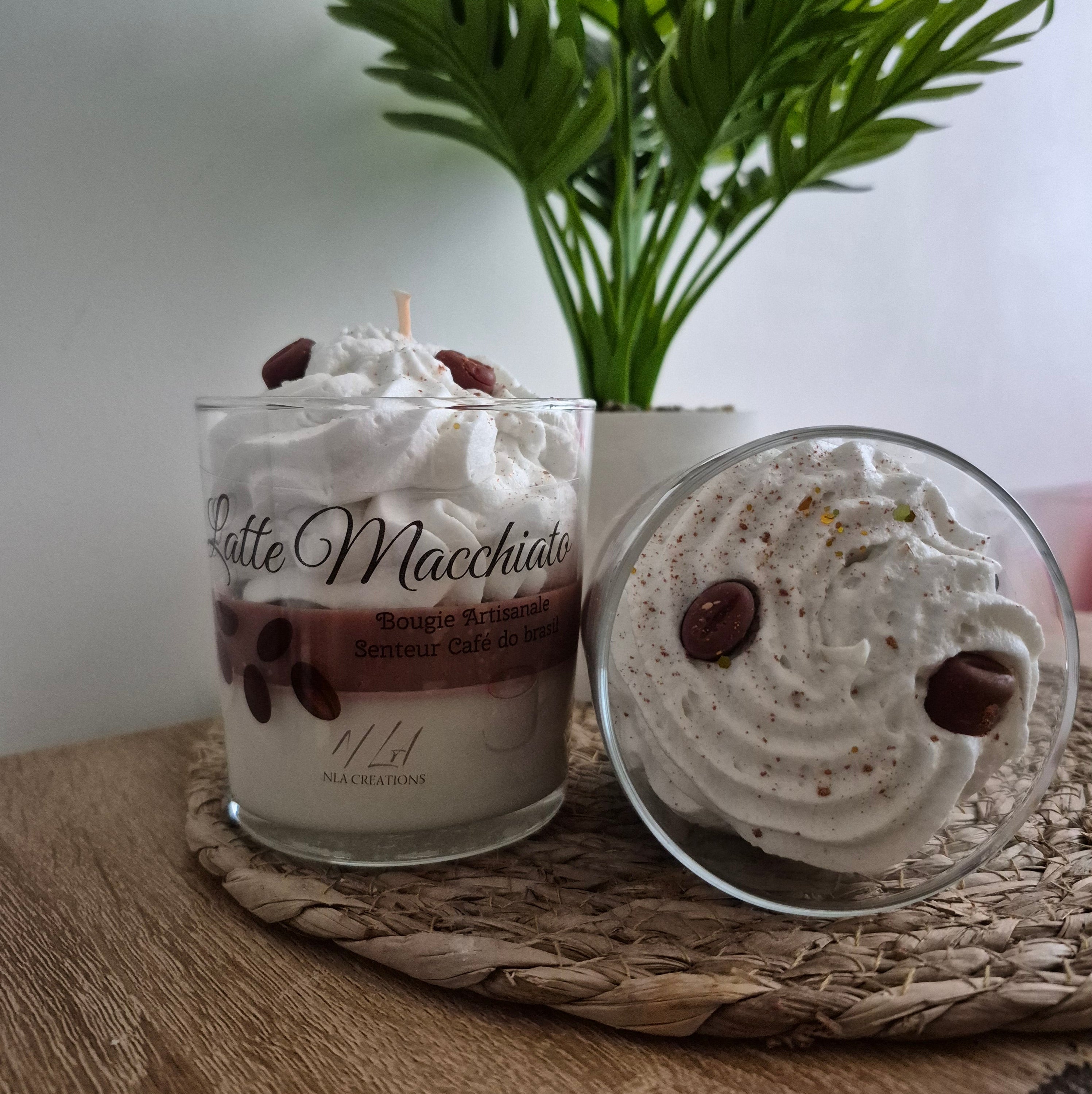 Bougie parfumée Latte Macchiato au parfum Café, création artisanale en destockage à prix réduit.