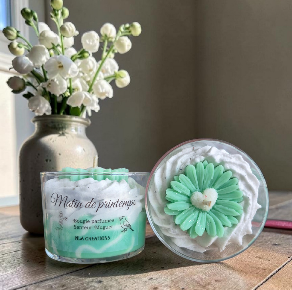 Bougie artisanale parfum Muguet en déstockage, fabriquée à la main par NLA Créations avec une senteur florale délicate