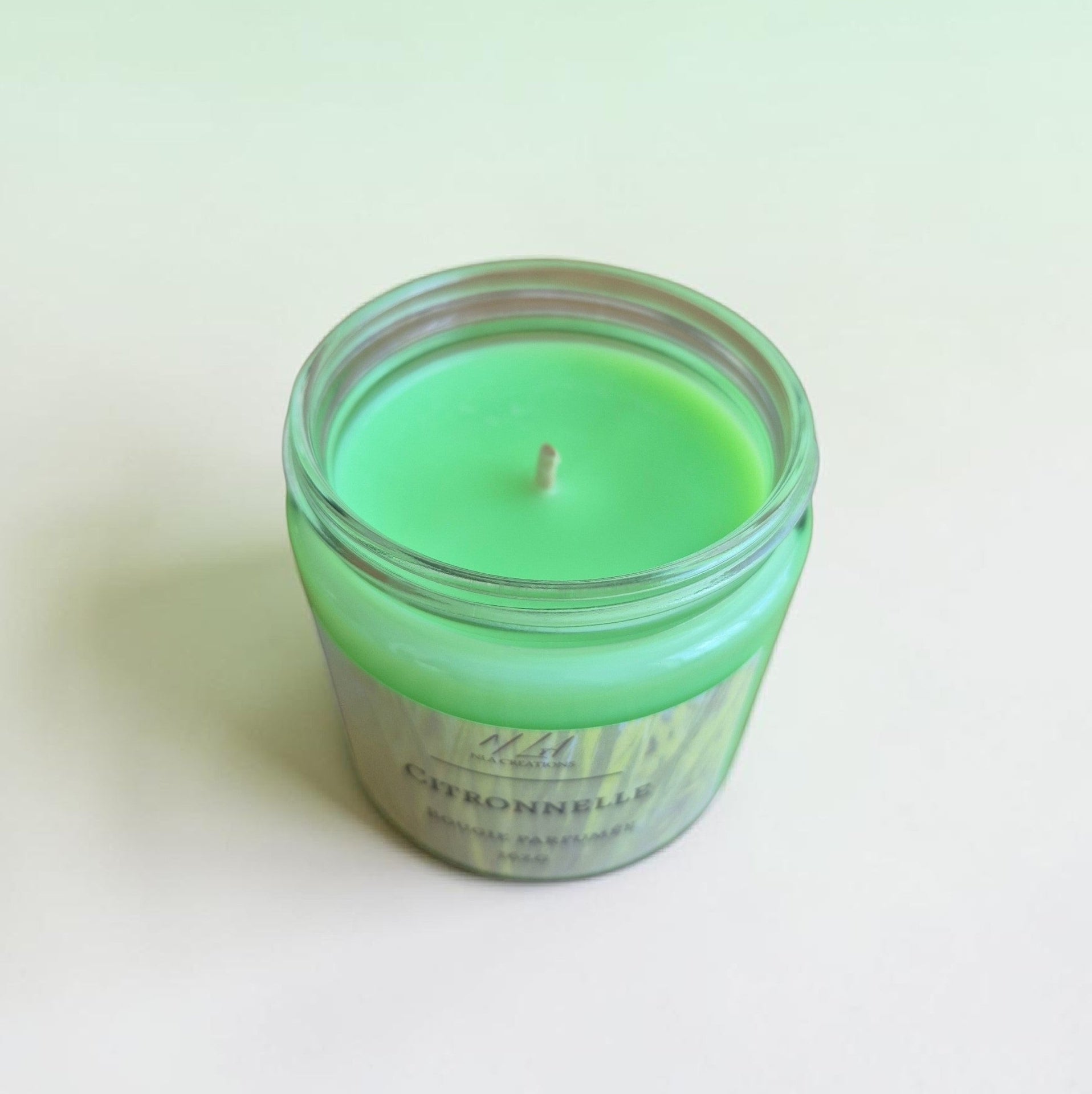 Bougie parfumée Citronnelle, création artisanale NLA Créations pour apporter une ambiance fraîche et citronnée à votre intérieur