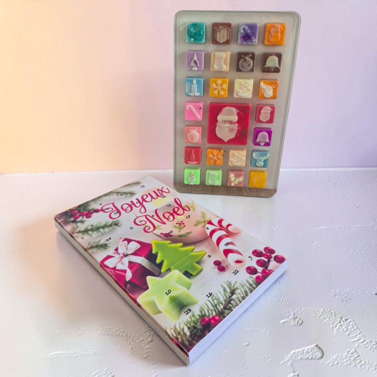 Calendrier de l’Avent composé de 25 fondants parfumés dont un gros fondant