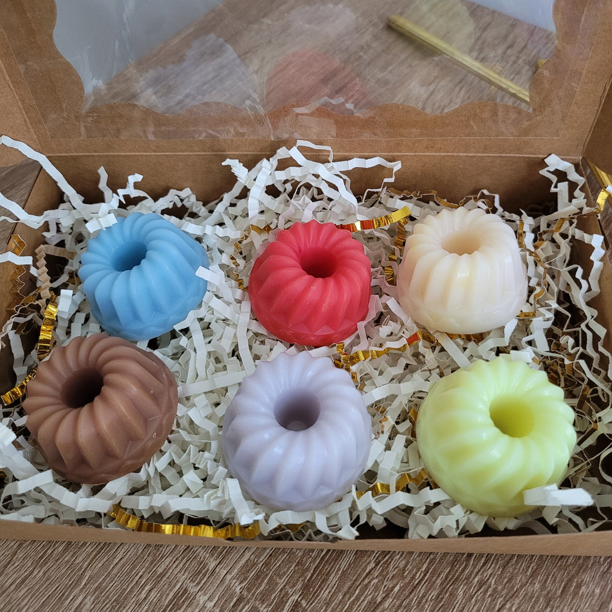 Coffret découverte de 6 fondants parfumés, une alternative économique pour profiter de plusieurs senteurs artisanales.