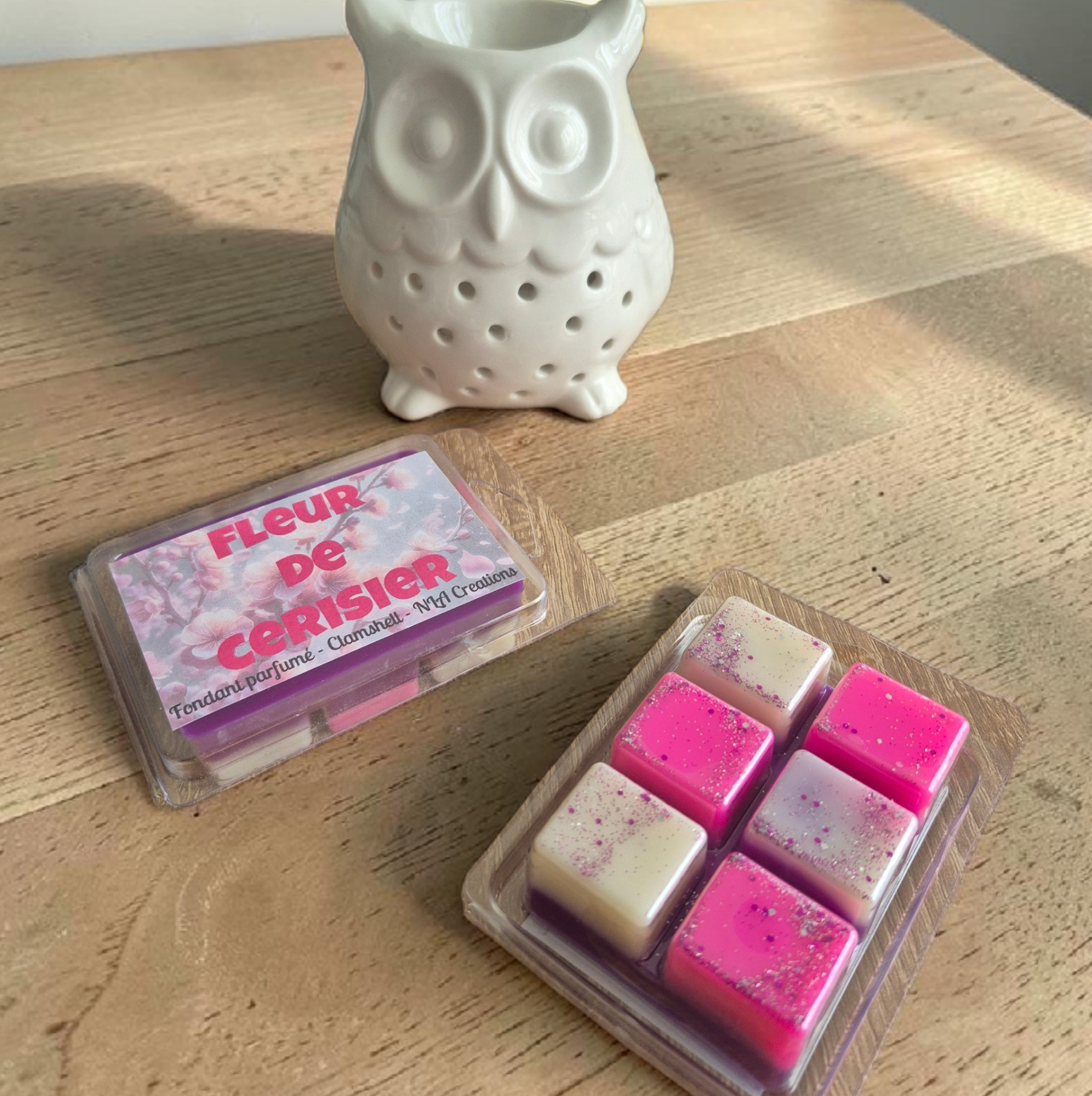Fondant Clamshell 6 carrés 75 g en cire parfumée artisanale, senteur fleur de cerisier