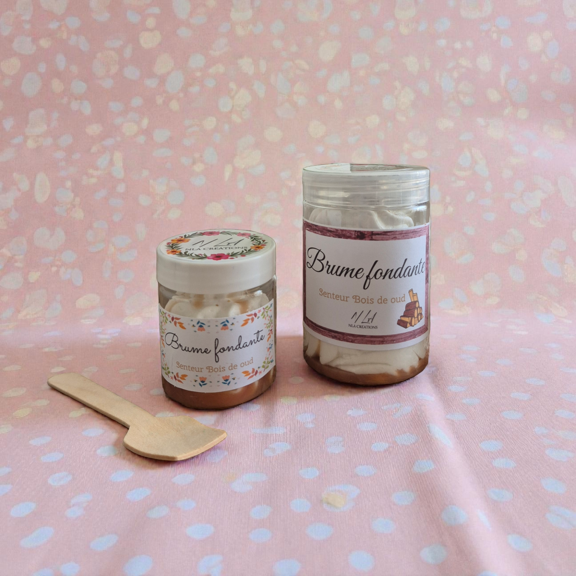 Fondant Crémeux Chantilly Bois de Oud en destockage, disponible en deux formats, création artisanale parfumée.