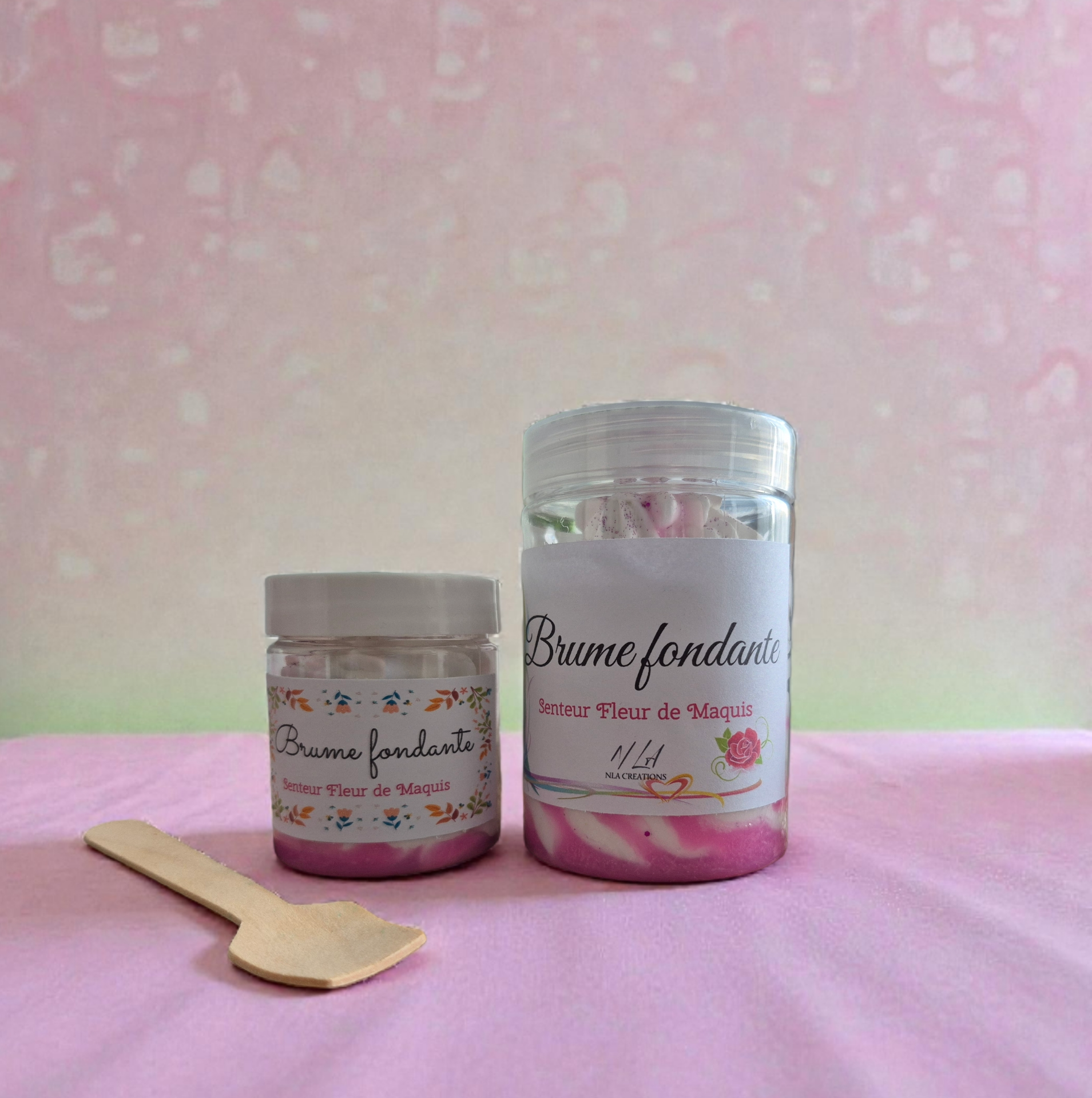 Fondant Crémeux Chantilly Fleur de Maquis disponible en deux formats, création artisanale parfumée.