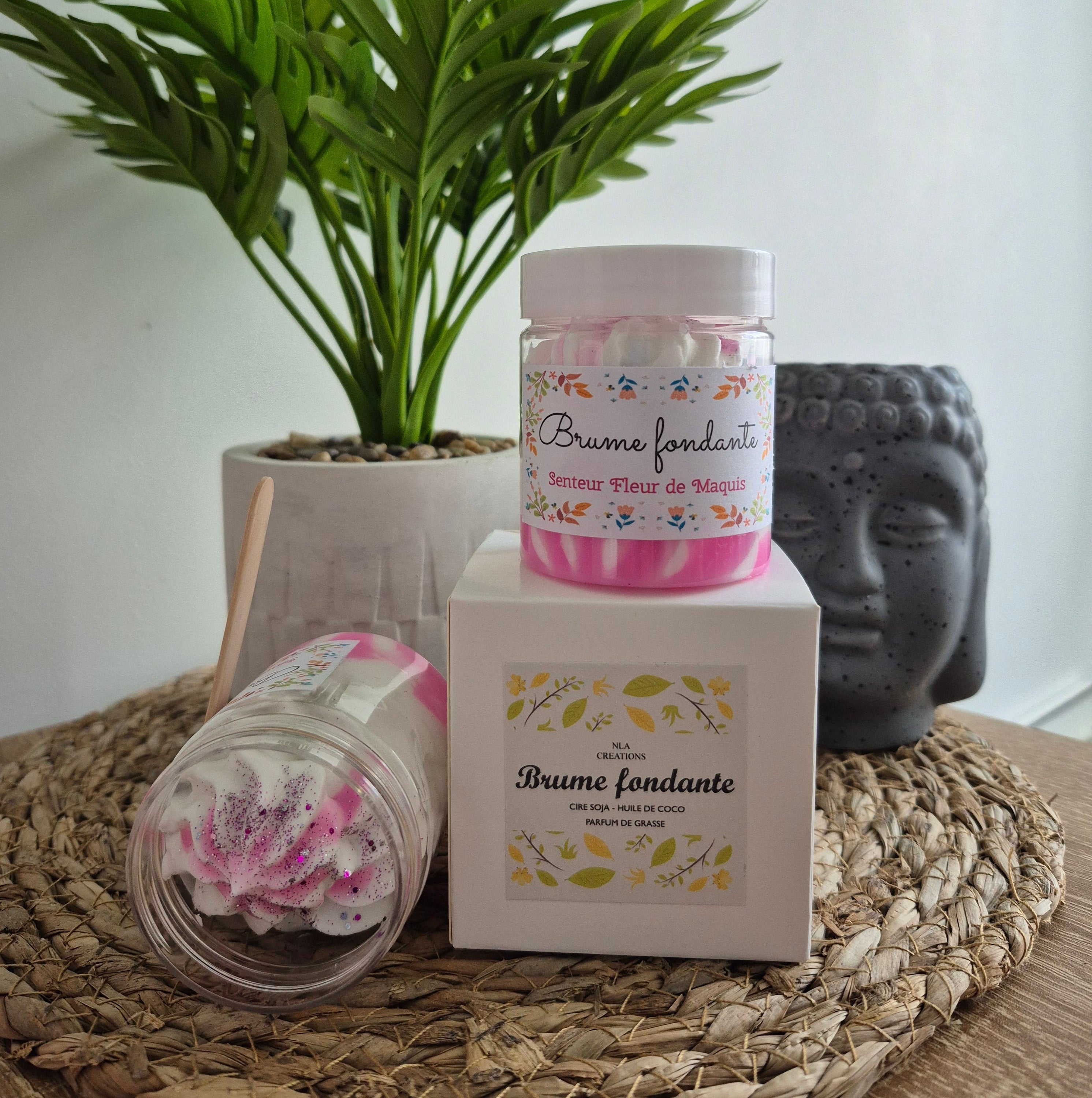 Fondant Crémeux Chantilly Fleur de Maquis en destockage, disponible en deux formats, création artisanale parfumée.