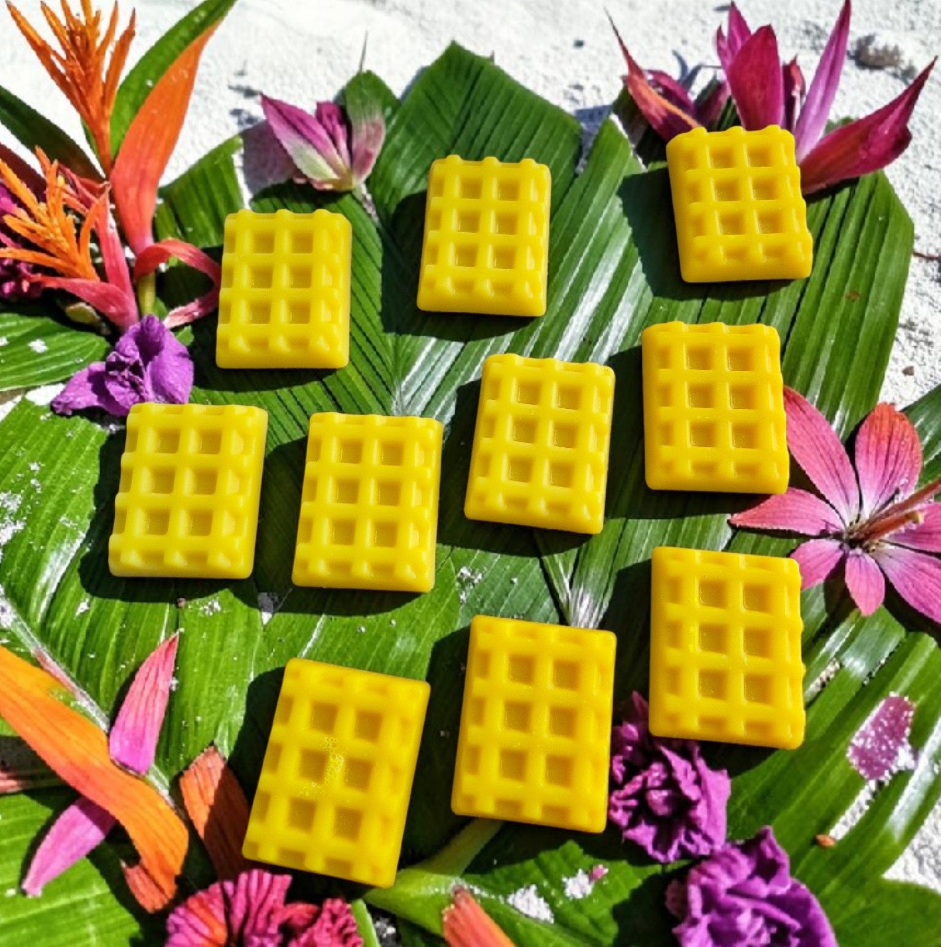 Fondant artisanal en forme de gaufrette, senteur Fleur de Tiaré, fabriqué à la main par NLA Créations