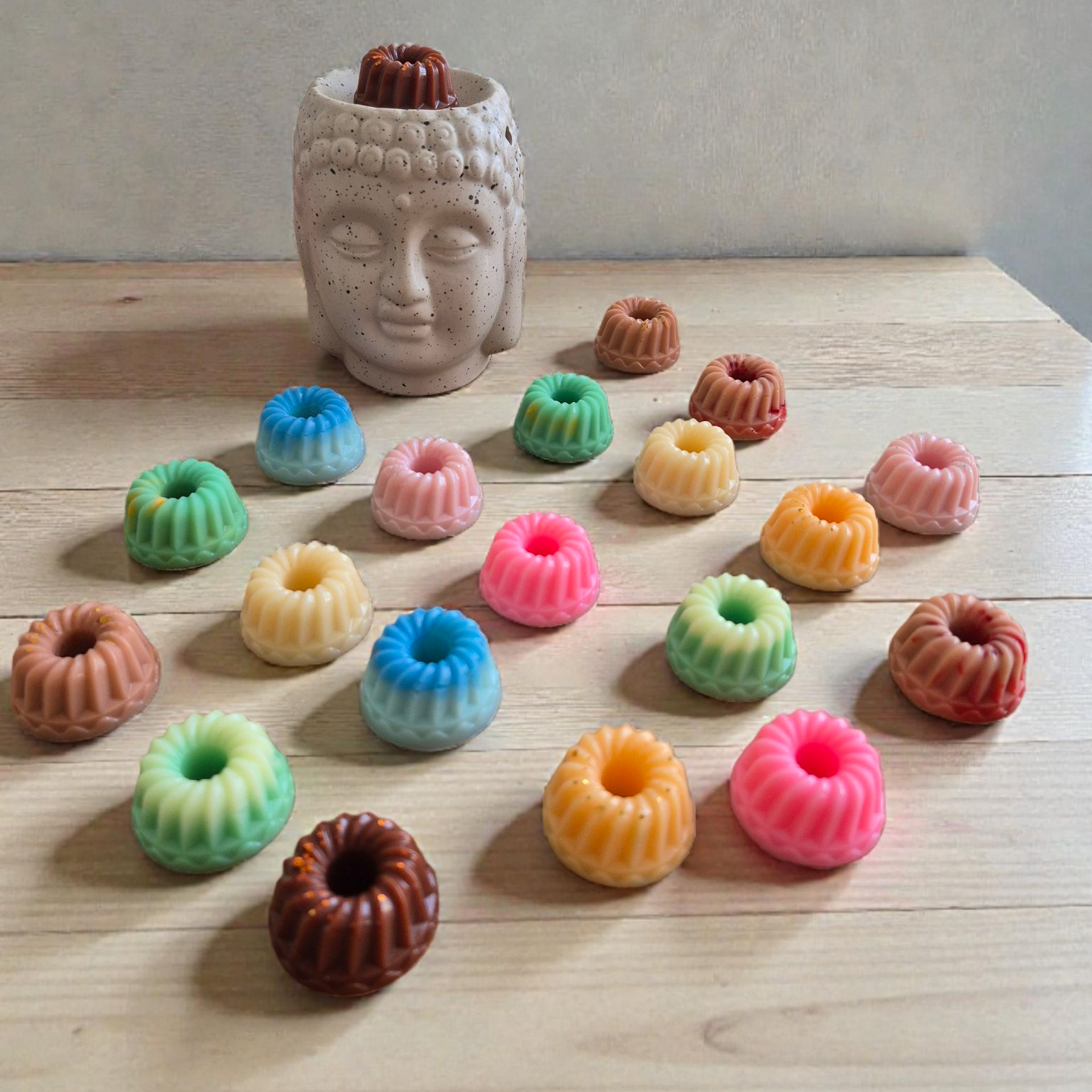 Fondant parfumé Savarin artisanal 14 g, disponible dans un large choix de senteurs pour parfumer votre intérieur.