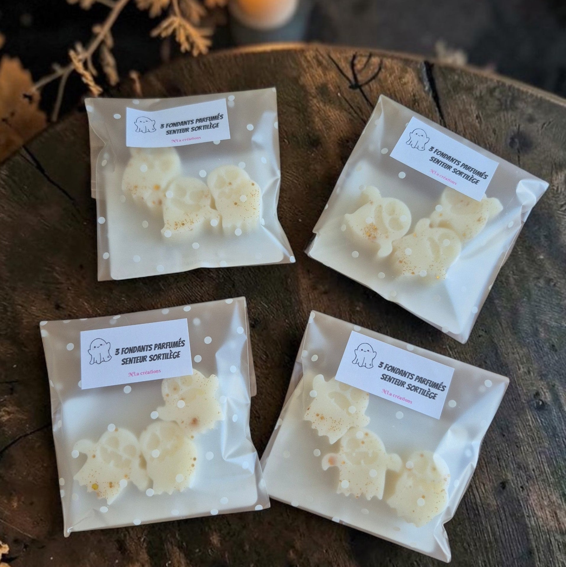 Fondants artisanaux Fantômes au parfum Sortilège, proposés en lot de 3 pour une édition limitée.