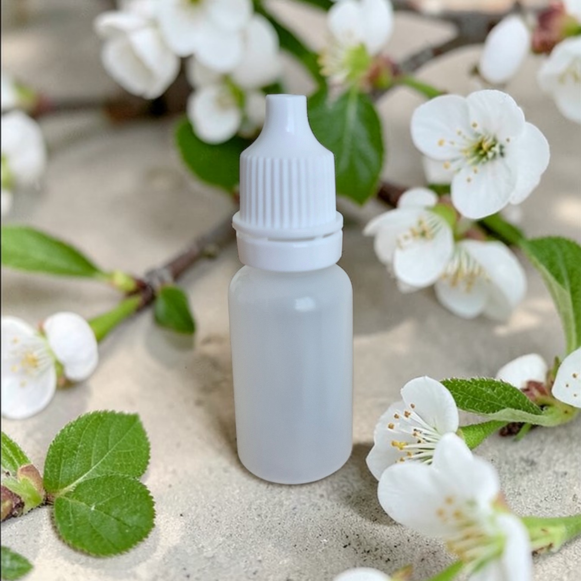 Recharge parfumée 10 ml pour diffuseur voiture, disponible dans de nombreuses senteurs pour parfumer vos trajets.