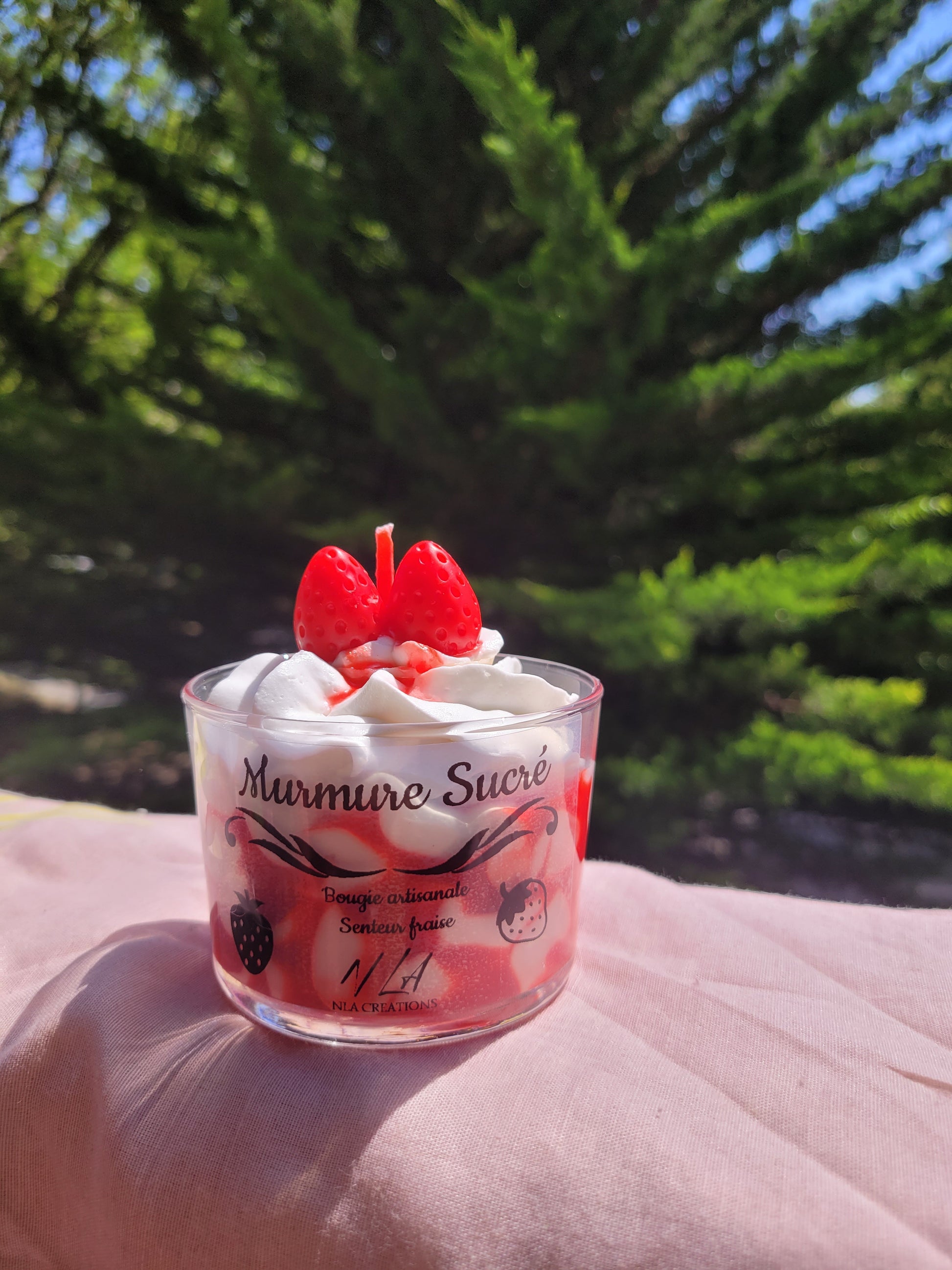 Bougie gourmande "Murmure sucré" Senteur Fraise - NLA Creations 
