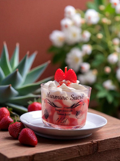 Bougie gourmande "Murmure sucré" Senteur Fraise - NLA Creations 