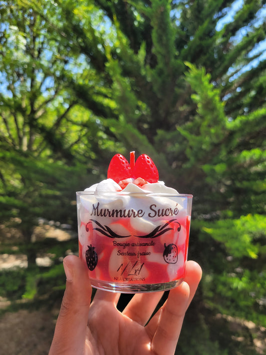 Bougie gourmande "Murmure sucré" Senteur Fraise - NLA Creations 