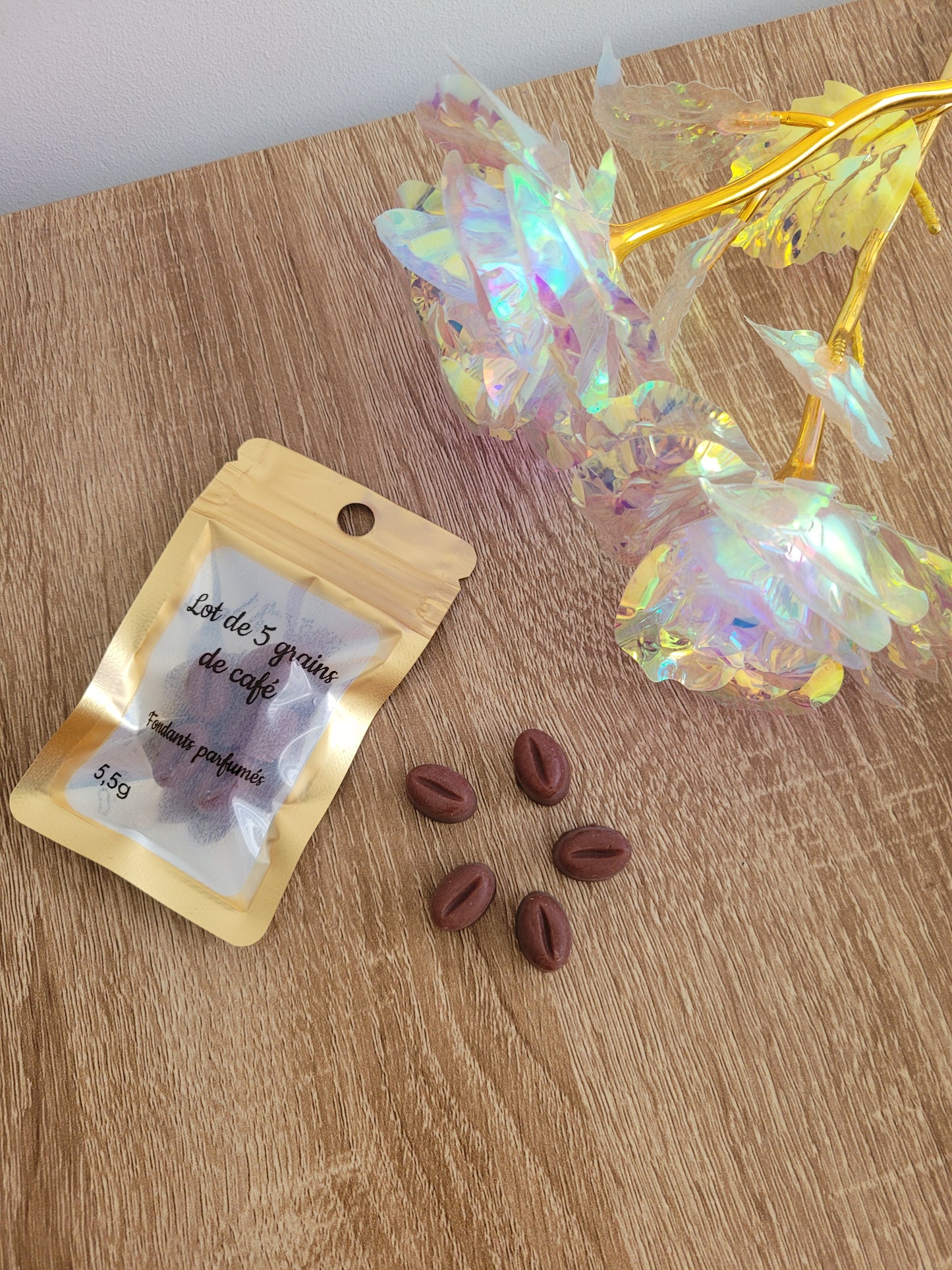 Lot de 5 fondants parfumés artisanaux, arôme intense de café brésilien, petits fondants marron foncé.