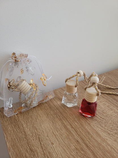 Diffuseur écologique suspendu voiture, parfum naturel, flacon verre et bouchon bambou fait main.
