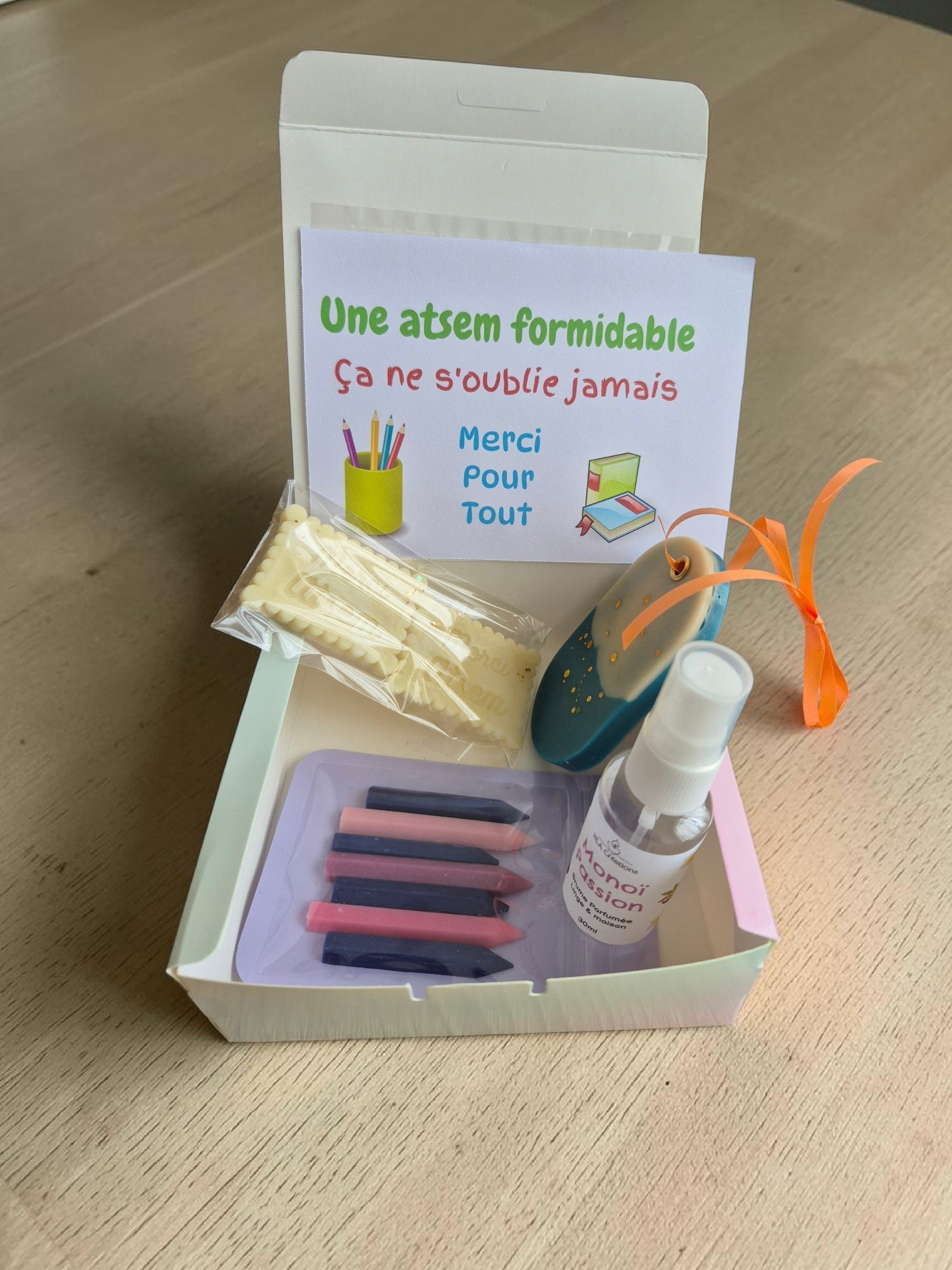 Coffret Cadeau fin d'année scolaire - Maîtresse/ Atsem / Nounou - NLA Creations 