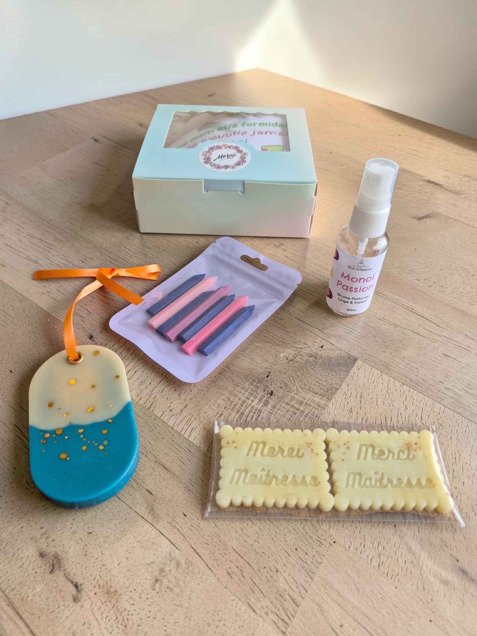 Coffret Cadeau fin d'année scolaire - Maîtresse/ Atsem / Nounou - NLA Creations 