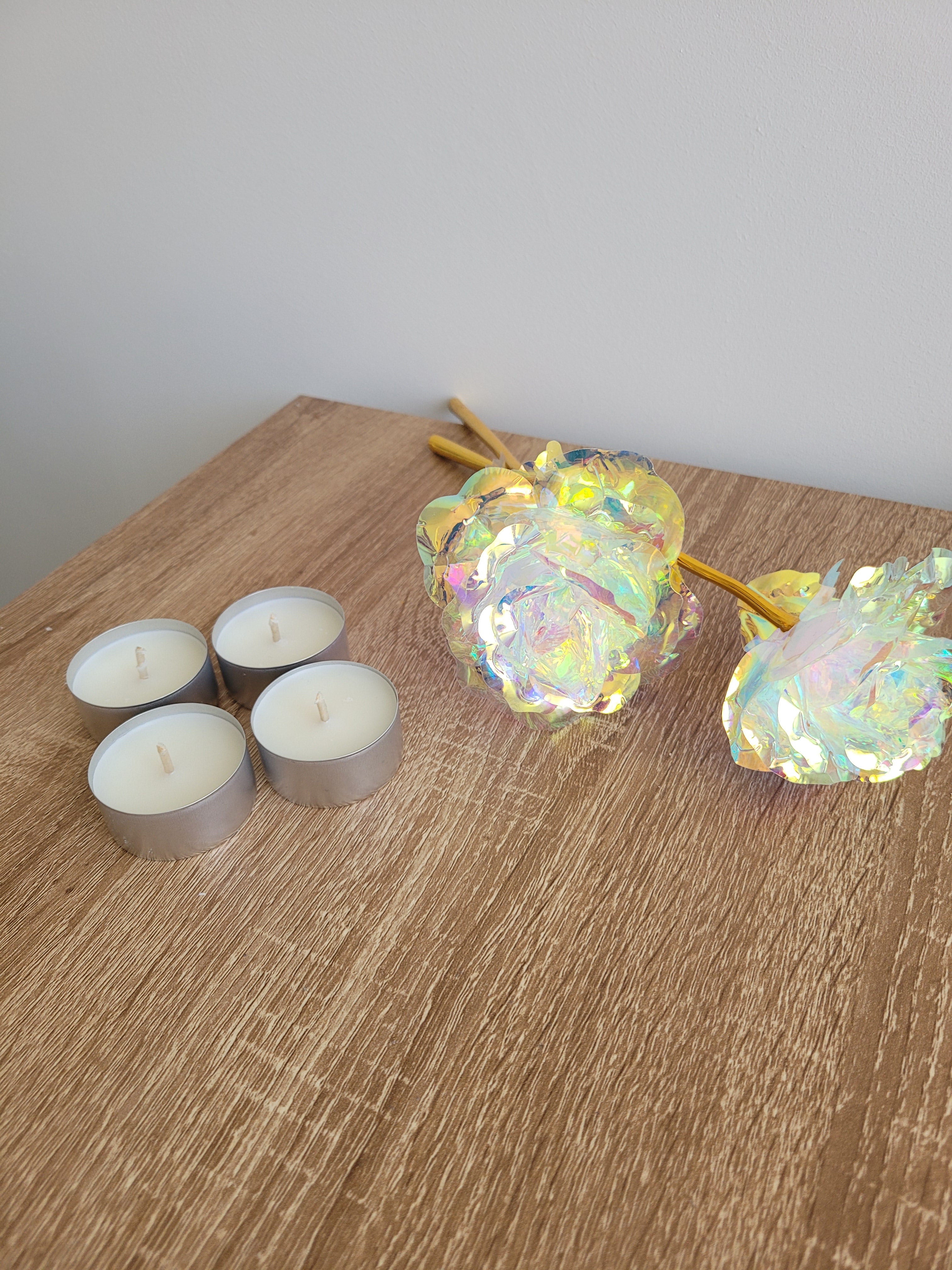 Bougies chauffe-plat blanches, faites main, idéales pour moments de détente et relaxation.