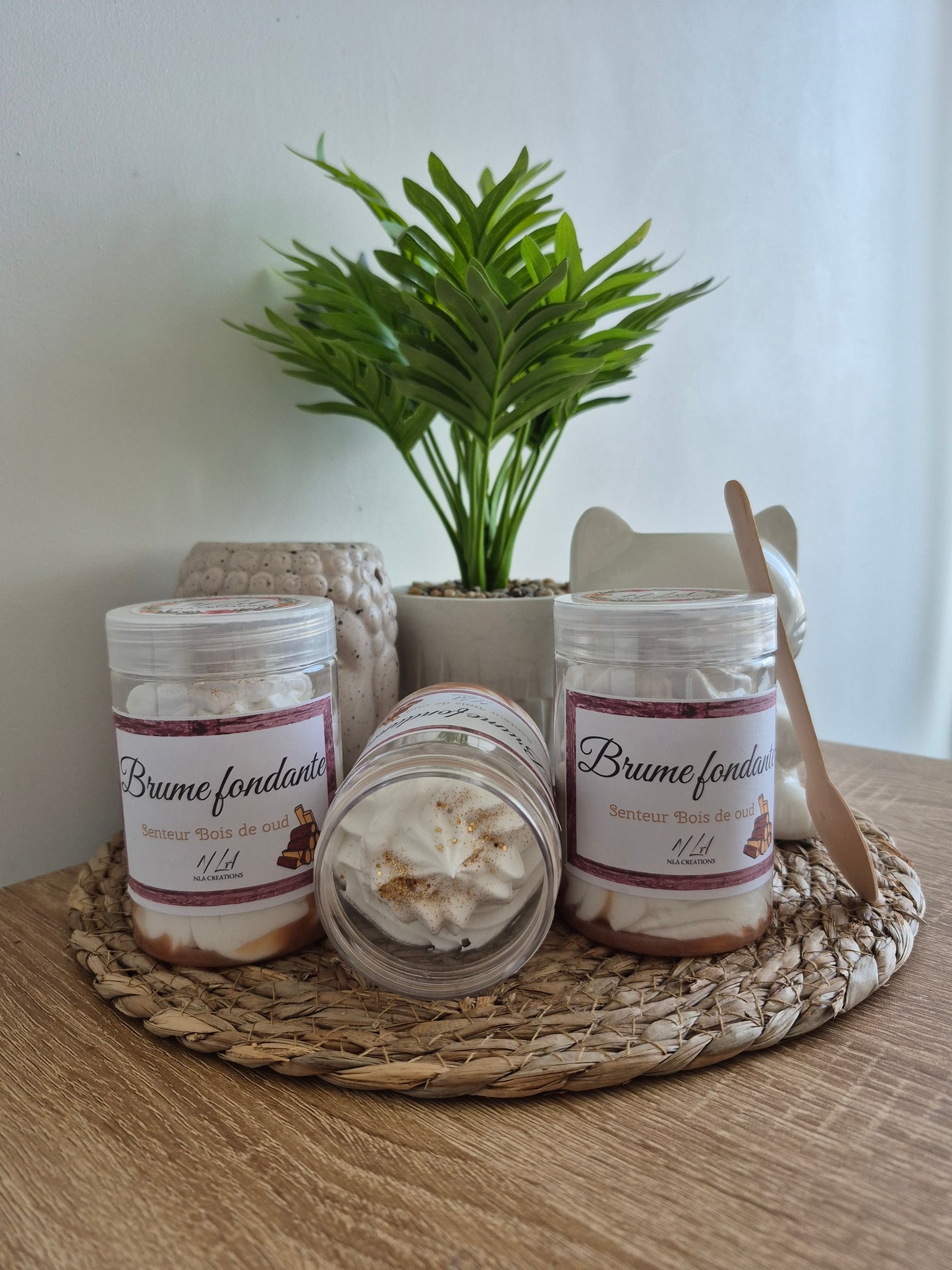 Fondant parfumé Bois de Oud format XXL, texture crémeuse et couleur naturelle